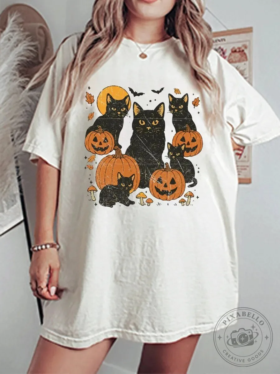 Vintage Black Cat Pumpkin Halloween Fall Season Graphic T-Shirt